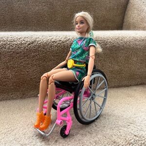 Mattel Barbie Fashionista Doll with Wheelchair, Articulated Inclusive Adaptive